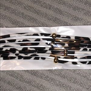 Magnetic clasp bracelet